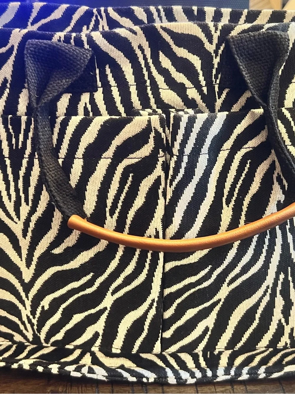 Weinuoshi  Wild Zebra Print Tote Bag with Tan Trim Straps